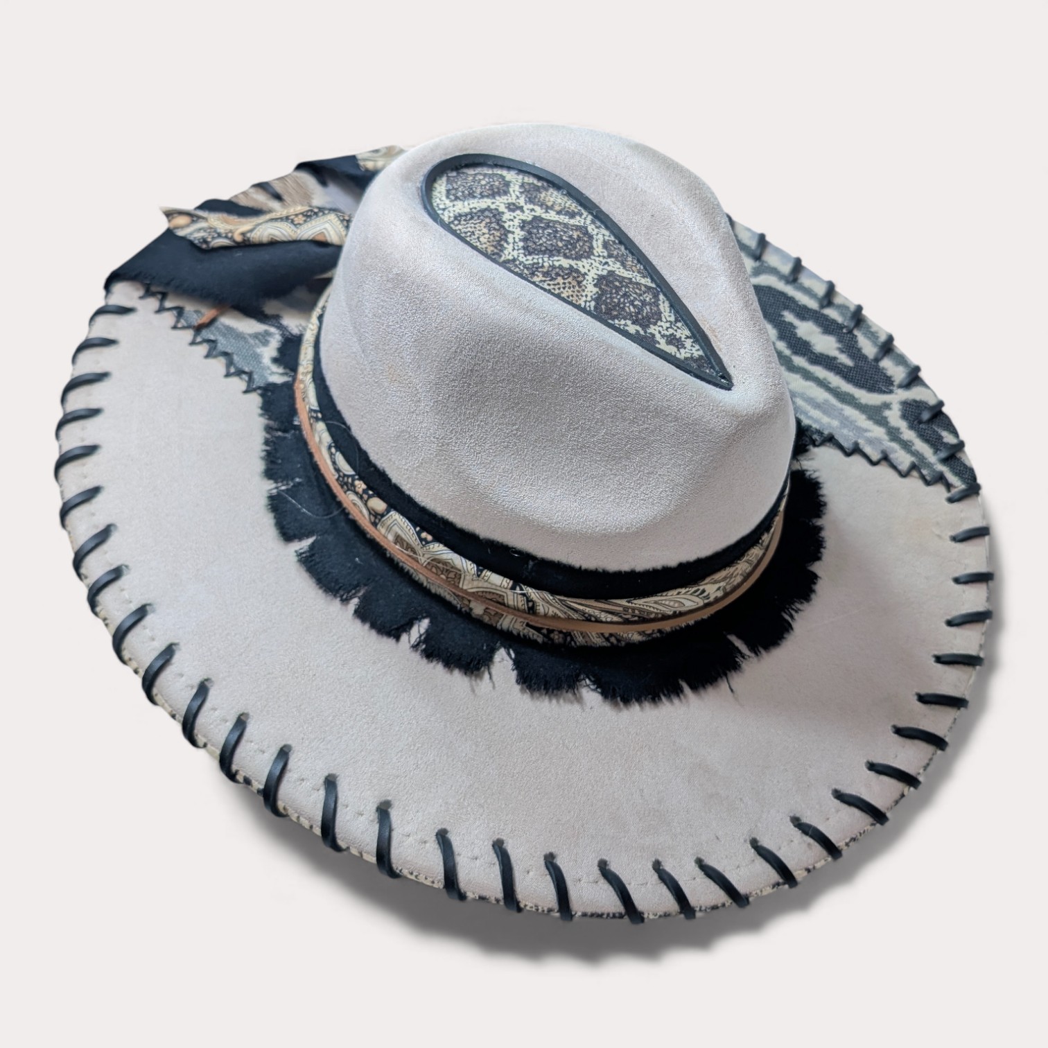 Elegant Western Lady White Suede Hat - Med (7) - Image 3