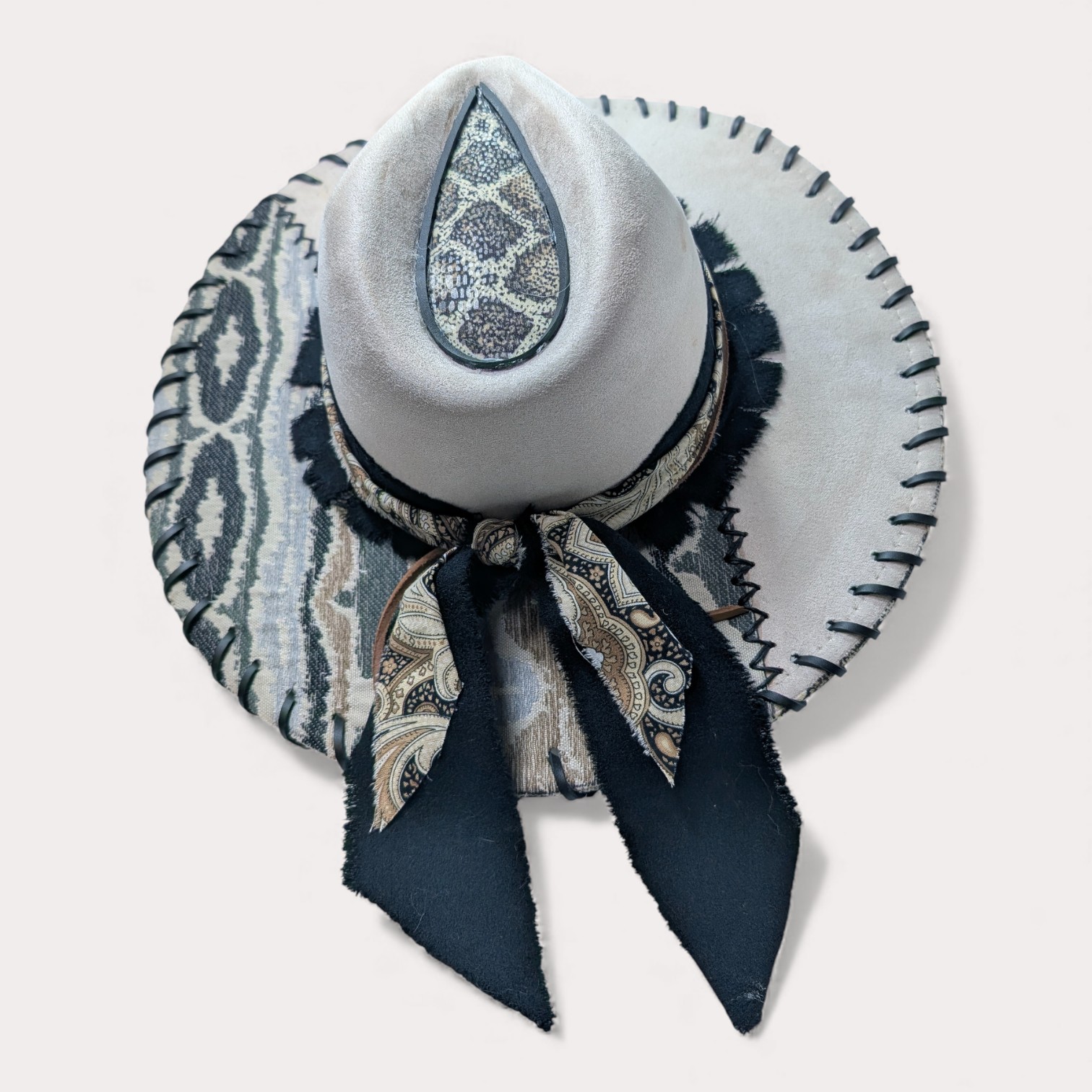 Elegant Western Lady White Suede Hat - Med (7)