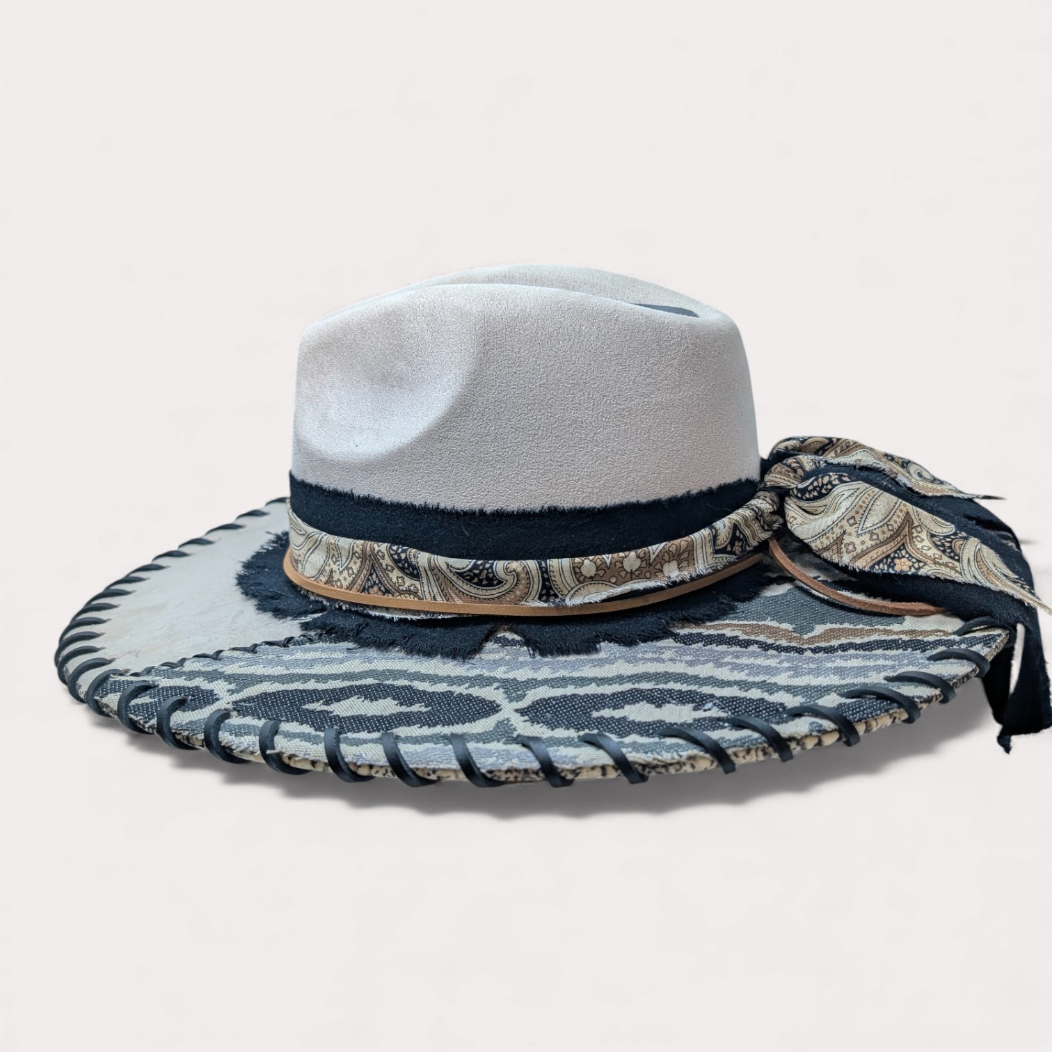 Elegant Western Lady White Suede Hat - Med (7) - Image 4